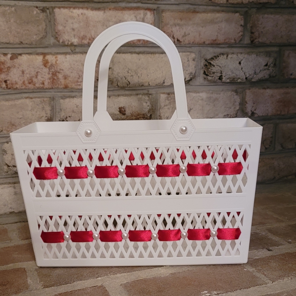 White and Red Women's Tote Bag